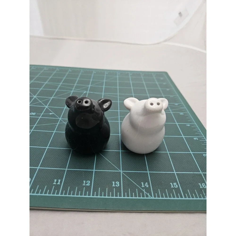 Ceramic Pig Salt & Pepper Shakers Set Small Black & White